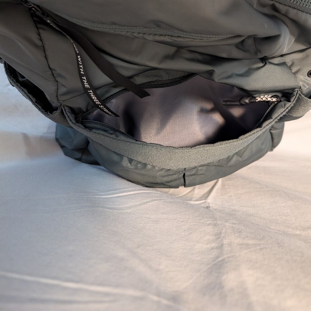 Backpack - Picture 3 of 7